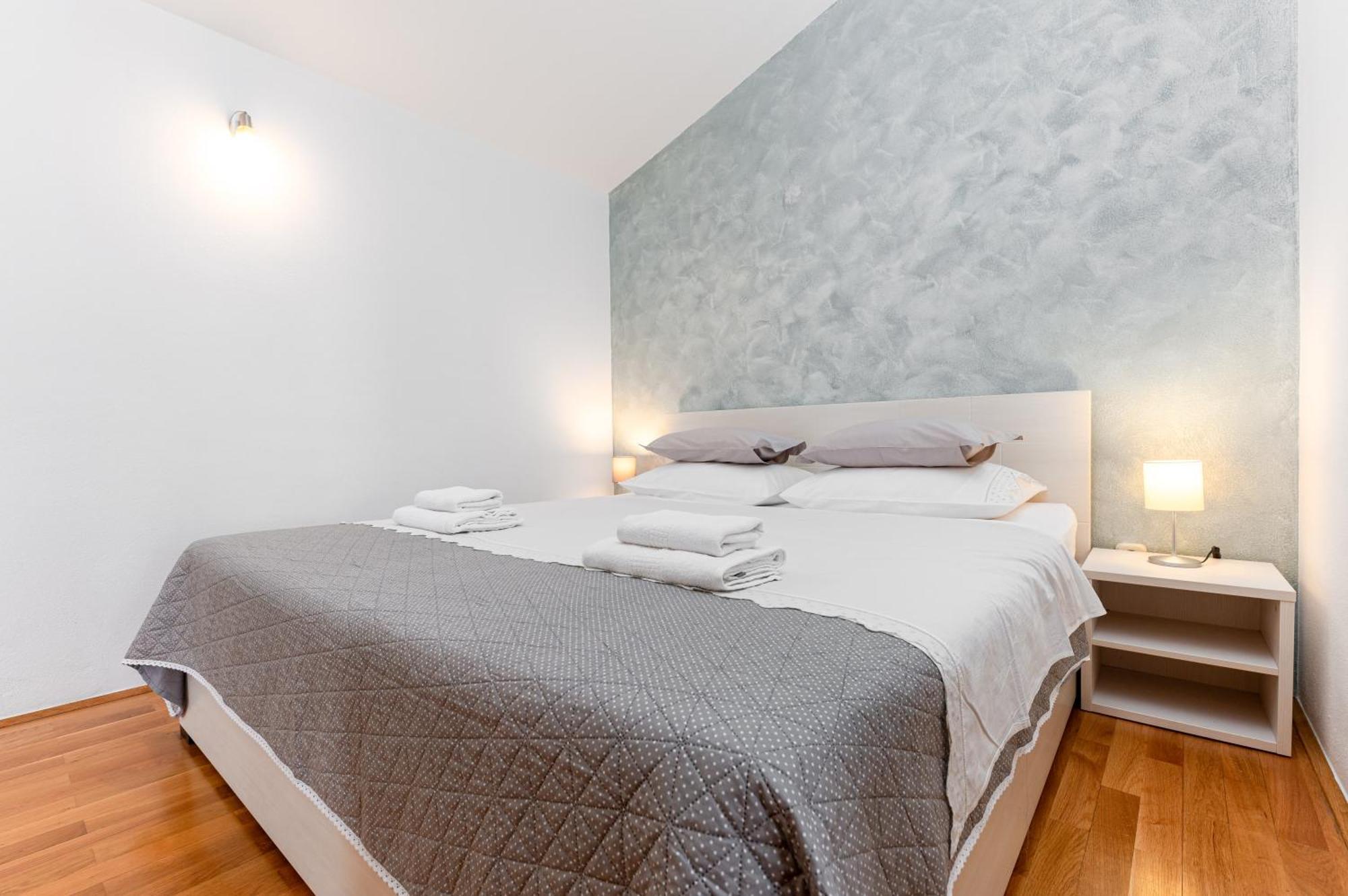 Apartments Gisela Makarska Exterior photo